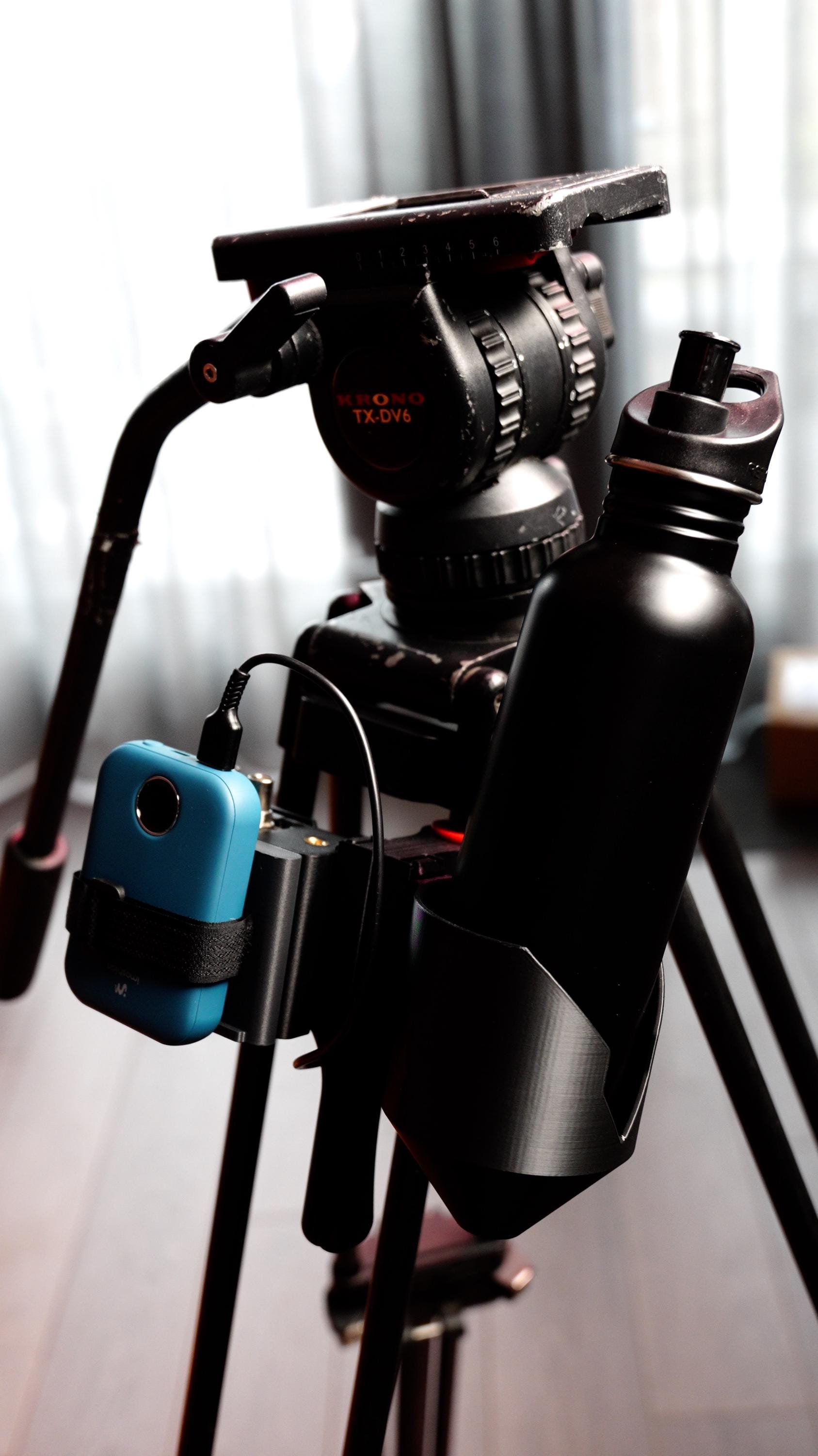 Universal Handle for Video Tripods – Comfort and Functionality