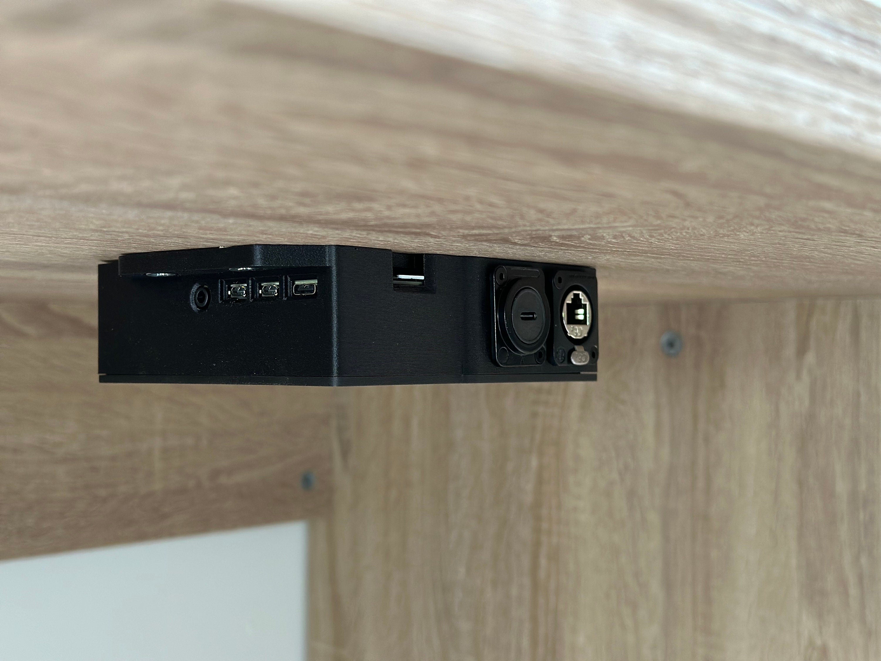 3D Print Files | Raspberry Pi 4 Surface Enclosure | Universal Fit and D-Size Connectors