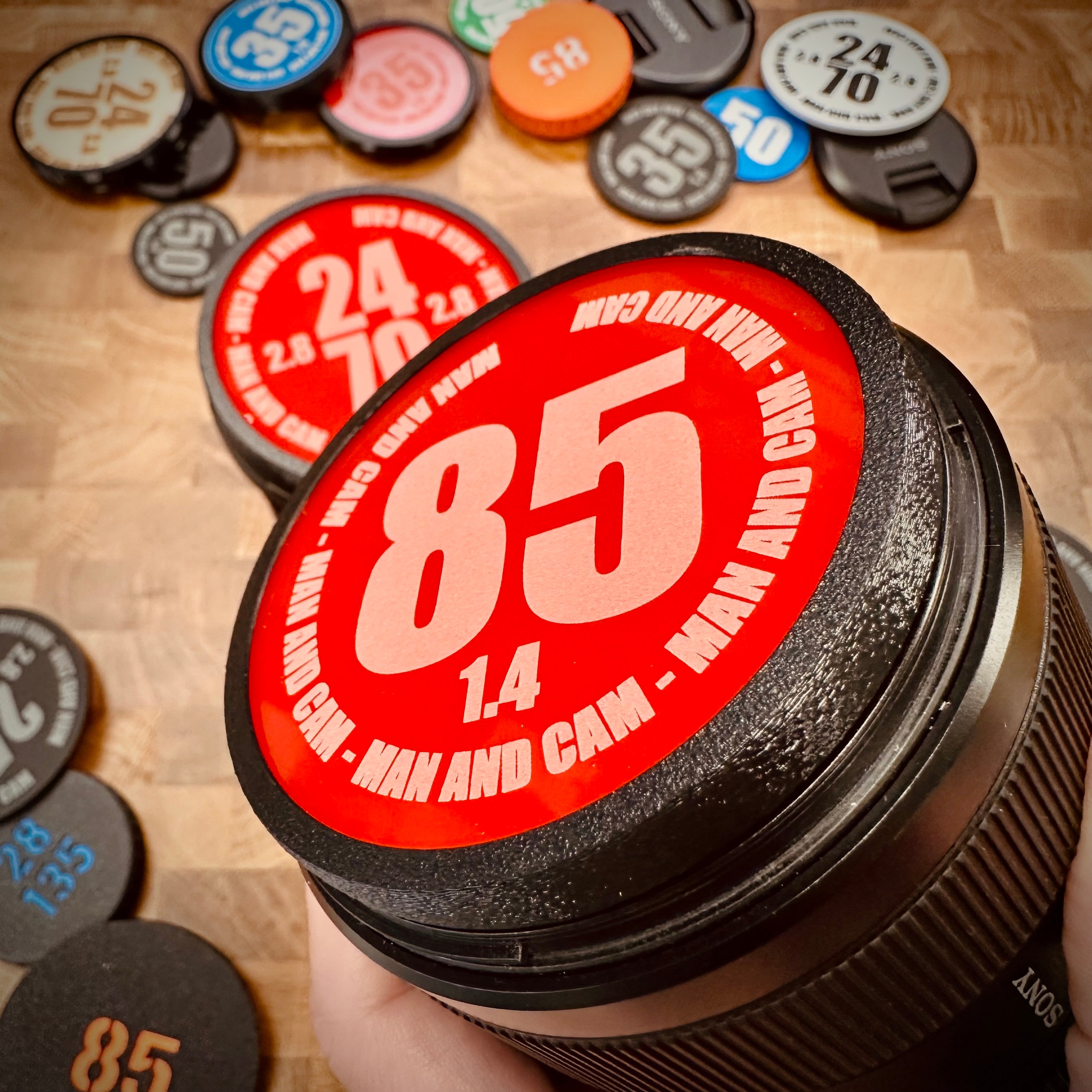 Front Lens Caps | Red | Rubber | Every ø Available | Laser Engraving | Custom Tekst And QR Code