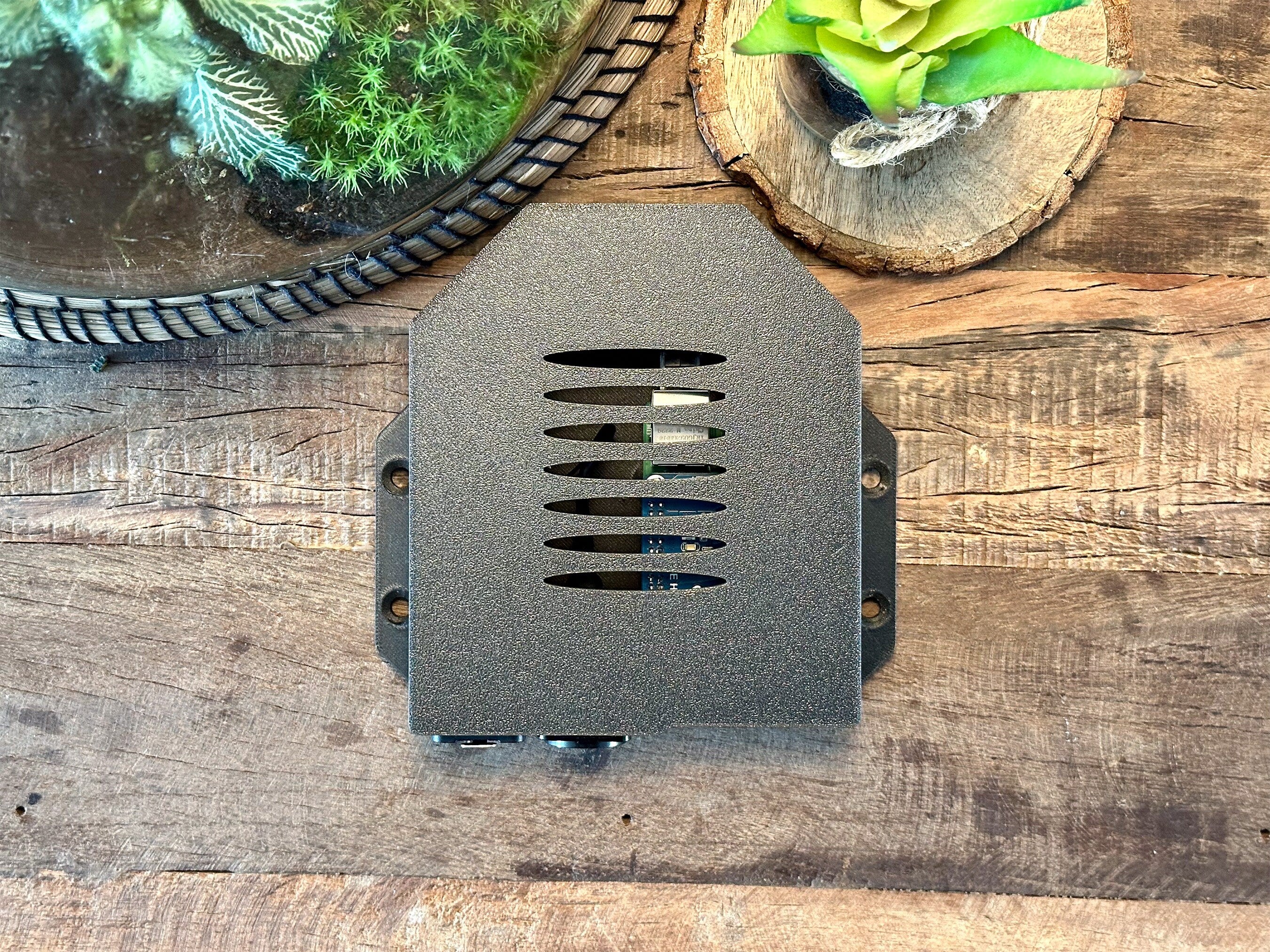 Raspberry Pi 4 Surface Enclosure | Universal Fit and D-Size Connectors