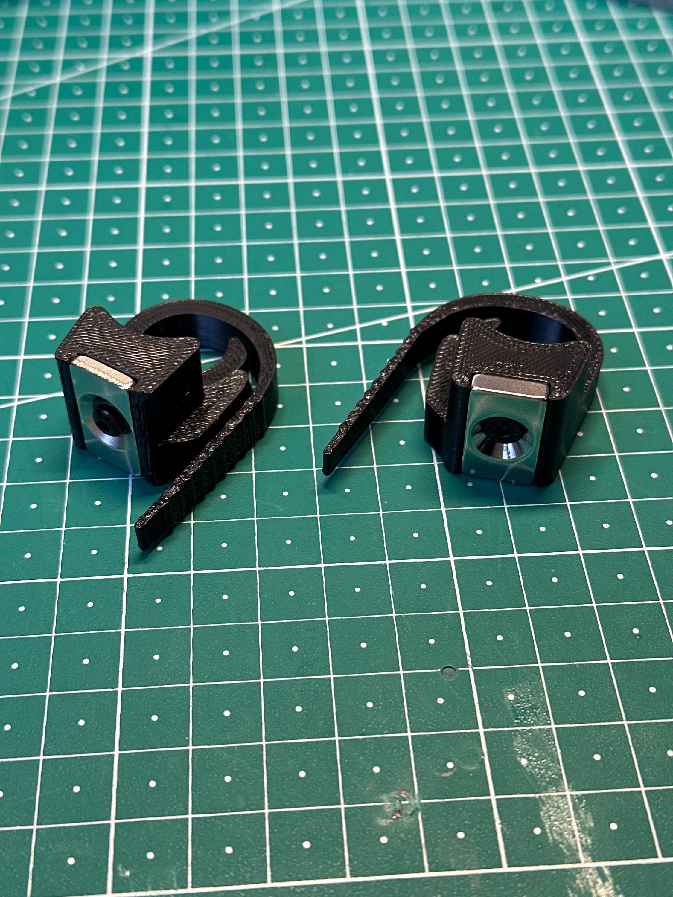 Magnetic Clips for Tripod Legs – Keep It Together (6 pcs)